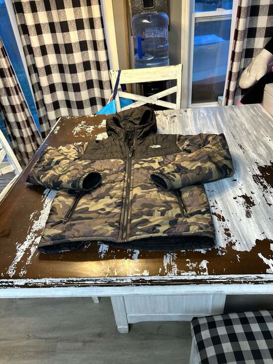 The North Face Boys Reversible Mount Chimborazo Hoodie Jacket Camo/Black XL (18/